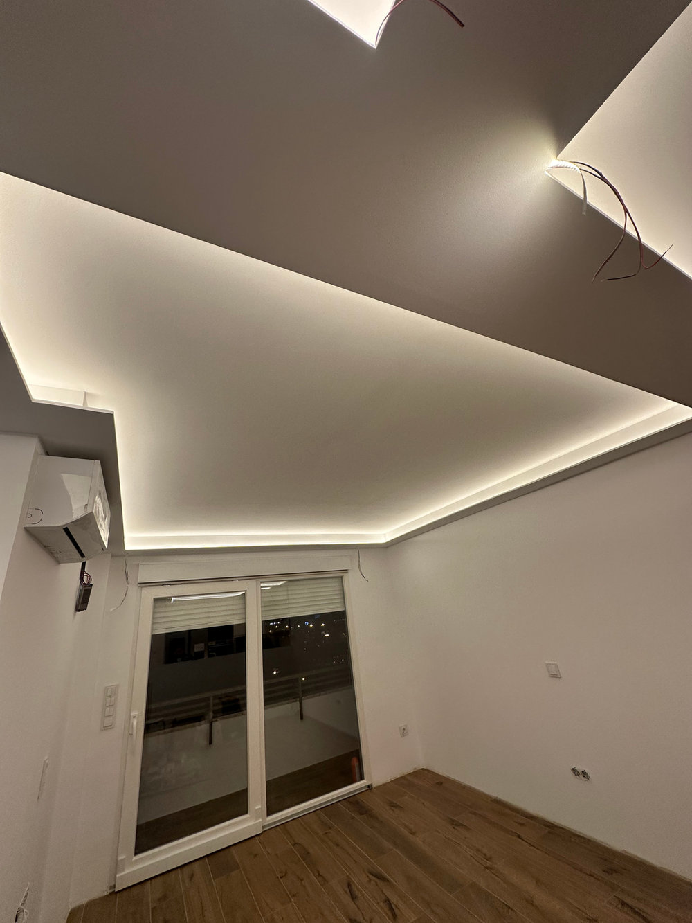 Reforma de interior con acabados de pintura y carpintería